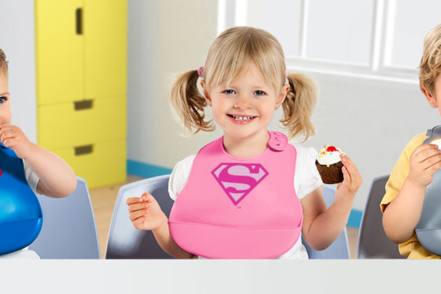 Fotografia niños baberos superheroes